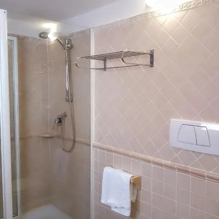 Riviera Hotel 3*