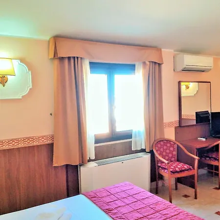 Riviera فيوميتشينو