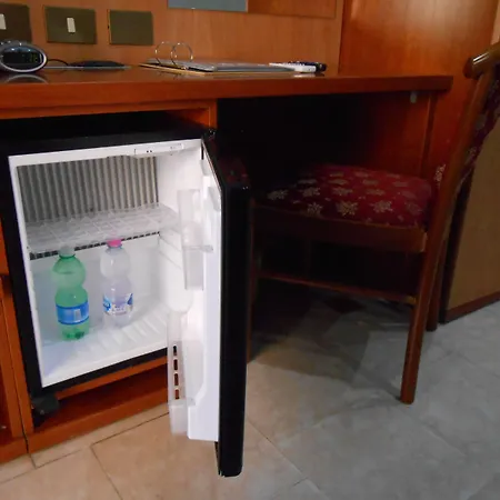 Riviera 3* فيوميتشينو