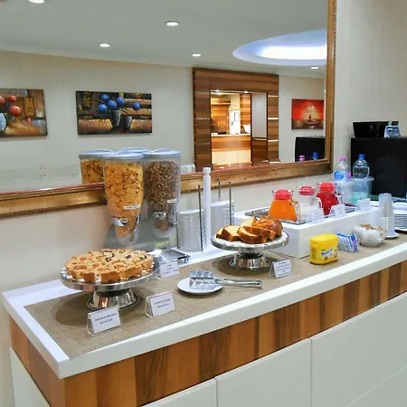 فندق Riviera فيوميتشينو