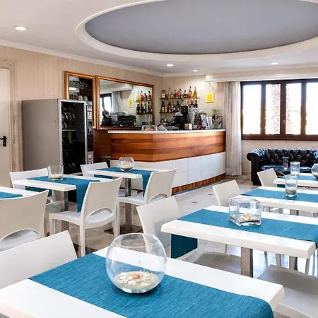 Riviera Hotel 3*