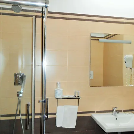 Riviera 3*