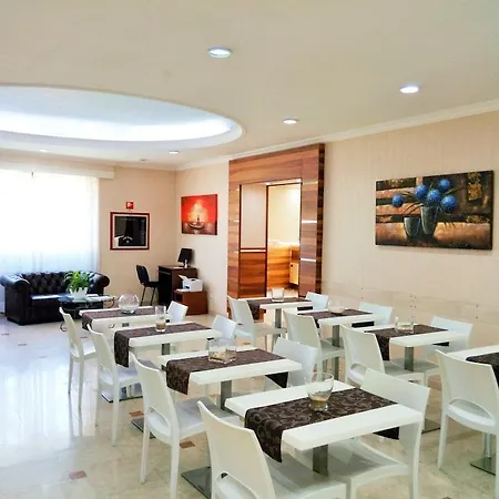 Riviera Hotell 3*